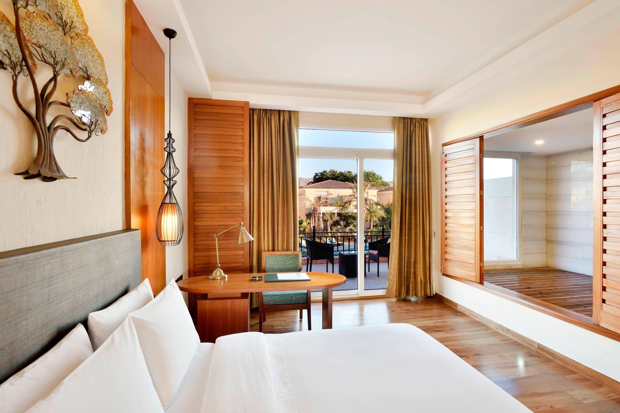 至尊别墅， 别墅， 2张大床， 度假村景观， 阳台