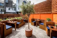 The Longboat Inn Hotels in 