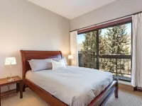 Riverfront 2BR2BA Condo. Sauna, Pool & Hot Tub. Minutes to Vail & Beaver Creek. Hotele w: Eagle-Vail