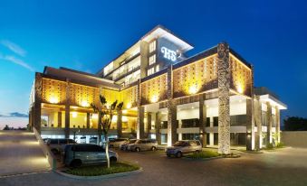 Hotel Santika Banyuwangi - Housity