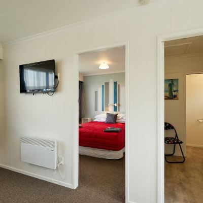 One-Bedroom Suite Alpine View Motel Promo Code