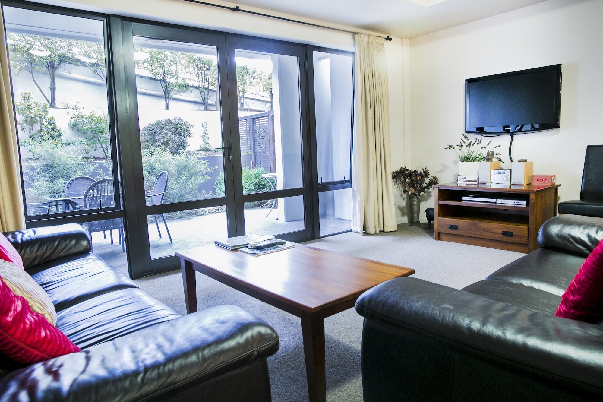 两卧室公寓-路边