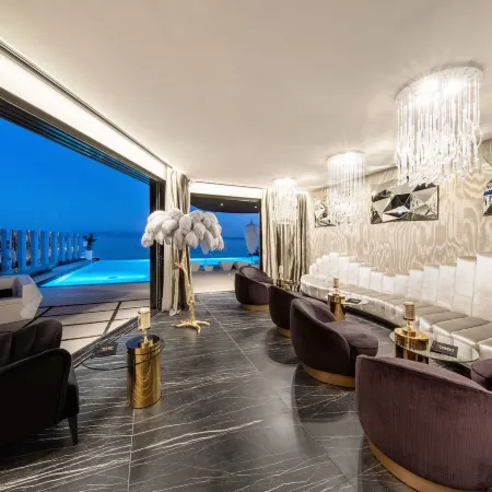 Posh Residence Luxury Suites