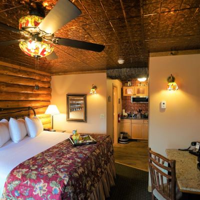 Aurora Side Cabin Pike's Waterfront Lodge Promo Code