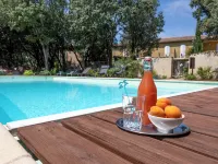 Logis la Bastide de Grignan Hotel & Restaurant "La Chênaie" Hotels in Grignan