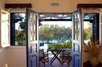 Nikos Sea View Apartments