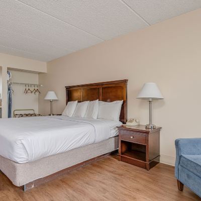 Standard King Room Bonnie Castle Resort & Marina Promo Code