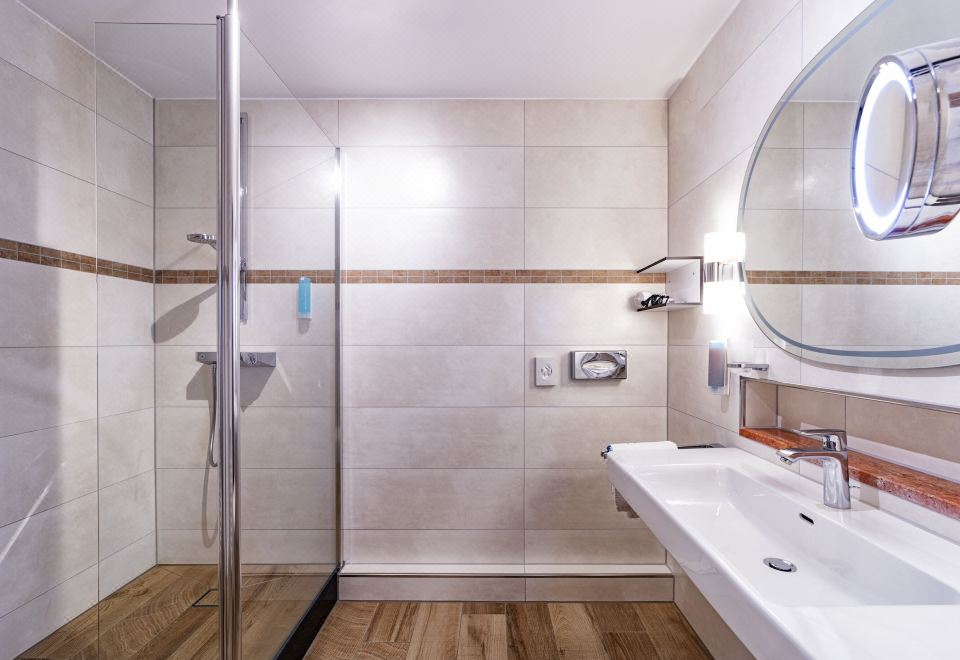 公寓， 阳台， 湖景 （Seeseite）