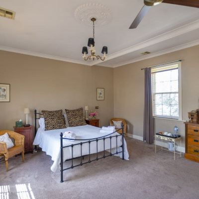 Classic Room The Globe Inn Promo Code