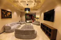 Noah Gate Hotel & Suites