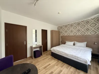 Kron Garden Retreat Отели в г. 