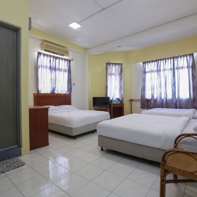 Suite Eksekutif Family Kupon OYO 89931 Aqamar Raxxiz Inn 1