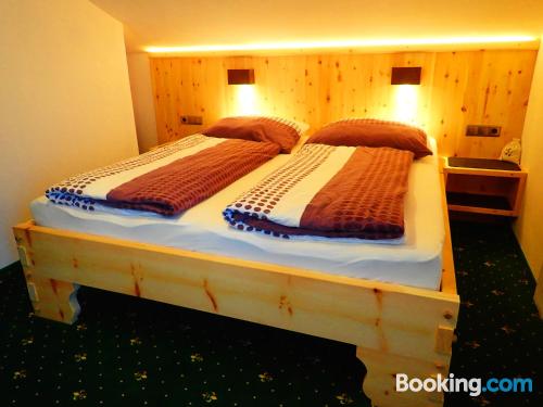 带阳台的两卧室公寓