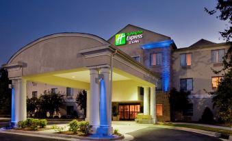Holiday Inn Express & Suites Kinston