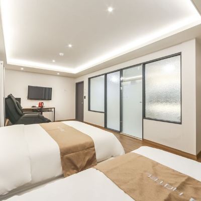 VIP 프리미엄 트윈 (더블 + 싱글, 마사지 체어, 욕조) Gimhae Urbang-dong JB Hotel 쿠폰