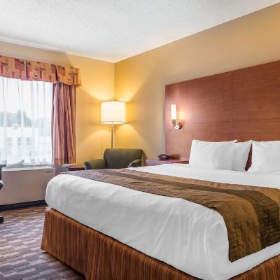 Standard King Room-Non-Smoking Quality Inn & Suites Hawkesbury Promo Code