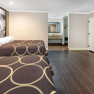 2 Queen Beds, Mobility/Hearing Impaired Accessible Room, Non-Smoking