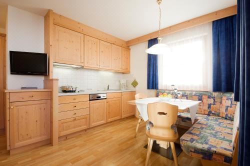 带露台一室公寓