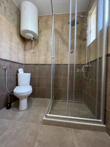 Entire Spacious Apartment with Free Parking One-Bedroom Apartment