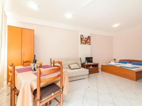 特大床一室房（带梳化床）