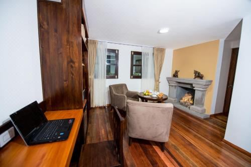 豪华特大床套房