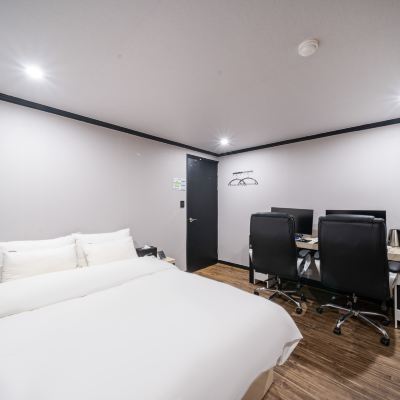 Premium (5 Ott Channel Available For Free View, Additional Room Charge Apply For Weekend And Holiday) Seongnam Self Check in Hotel PC 쿠폰