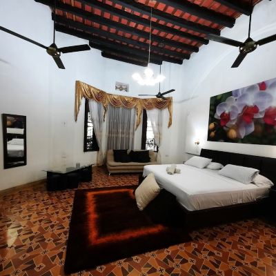 Honeymoon Room, 1 King Bed with Sofa Bed, Hot Tub, Ground Floor