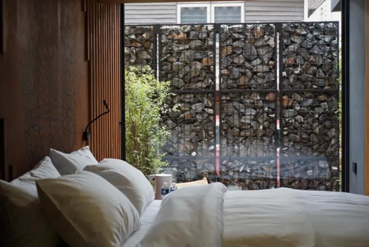 ห้องดีลักซ์ พร้อมระเบียง