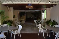 Paradise Inn