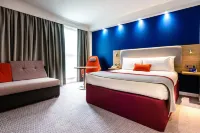 Holiday Inn Express PORTSMOUTH - GUNWHARF QUAYS by IHG Отели в г. 