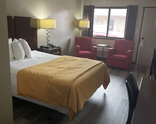 Royal Inn & Suites Hotels in Wright County