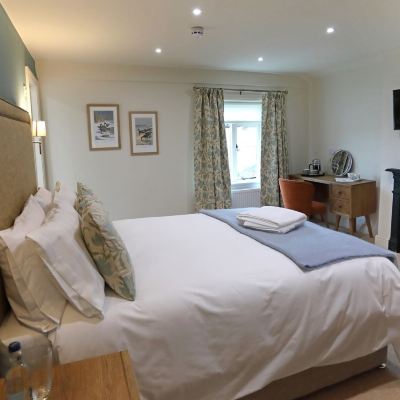 Deluxe Double Or Twin Room, Ensuite, River View (Room 1) The Rising Sun Promo Code