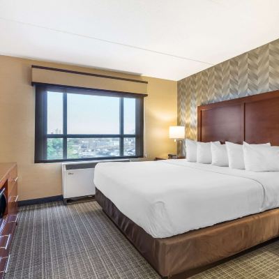 Standard Suite-Non-Smoking Comfort Inn & Suites Logan International Airport Promo Code
