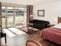 Hotel Marina Hotels in Grena