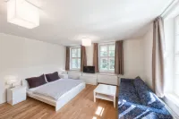 Theresian Apartment Hotel a 
