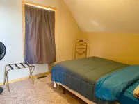 Charming 4-bedroom Saint Mary's Lake house in Battle Creek