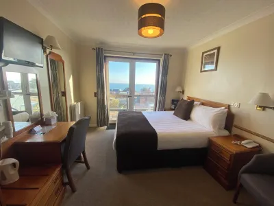 The Riviera Hotel & Apartments - Alum Chine Hotels in 
