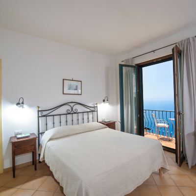 Superior Double Room with Double Bed and Sea View-Non-Smoking Solaria Promo Code