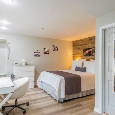 Basic Room, 1 Queen Bed, Canal View (Lock # 10) The Georgetown House Promo Code
