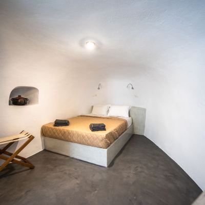 Standard Studio Caves 1880 Promo Code