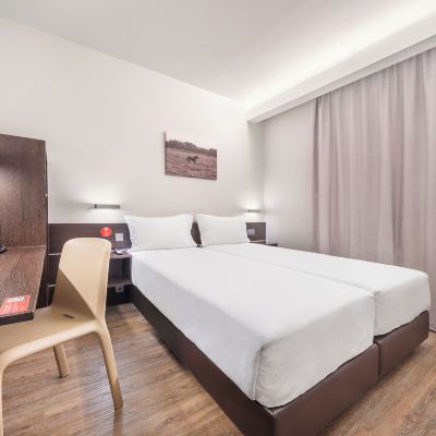 Standard Twin Room Moov Hotel Évora Promo Code