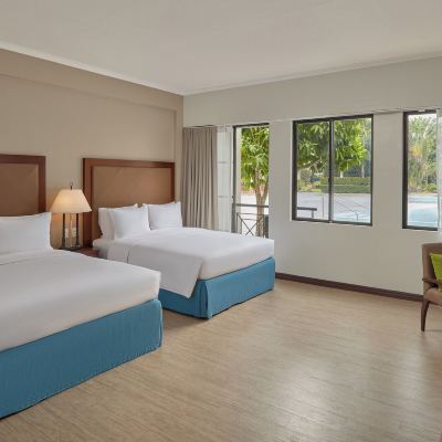 2 Queen Standard Pool Access