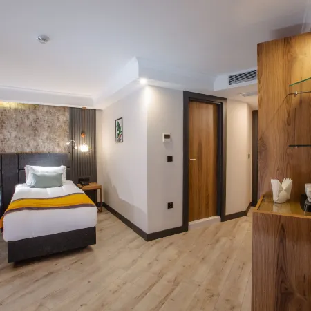 Kayhan City Hotel