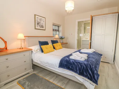 Holly Cottage