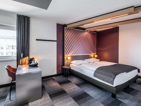 โรงแรม B&B มิวนิคซิที-เวสต์