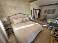 Chateau Del Valle