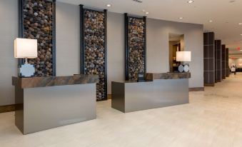 DoubleTree by Hilton Evansville - Housity