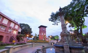 Traders Villa - Villa Warisan Melaka