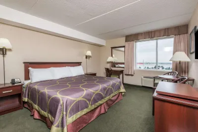 Super 8 by Wyndham Mississauga Hotels in 
