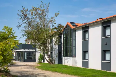 Sure Hotel by Best Western les Portes de Montauban Hotels in 